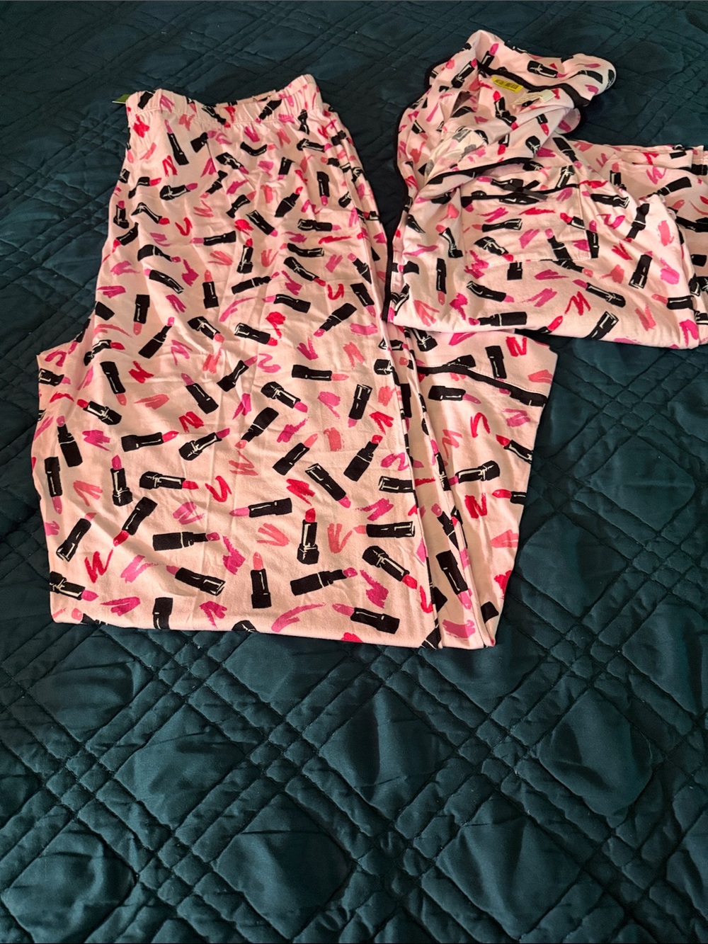 Kate spade Pink Lipstick Print Pajama Set